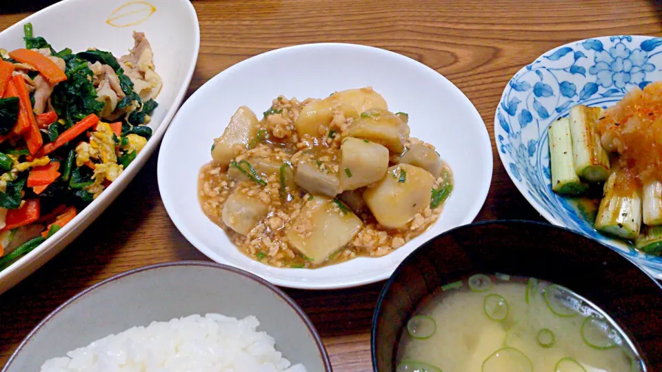 ・ほうれん草と豚肉の中華炒め
・里芋のそぼろあんかけ
・白ネギの大根おろしがけ
・豆腐と葱の味噌汁|ようかんさん