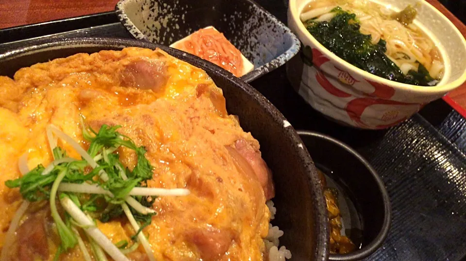 親子丼とあおさうどん定食を頂きました。|momongatomoさん