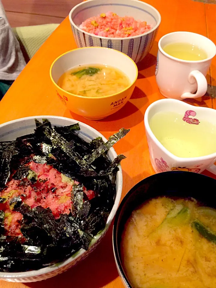 鮪トロ丼、大根と青梗菜のお味噌汁|ch＊K*∀o(^^*)♪さん