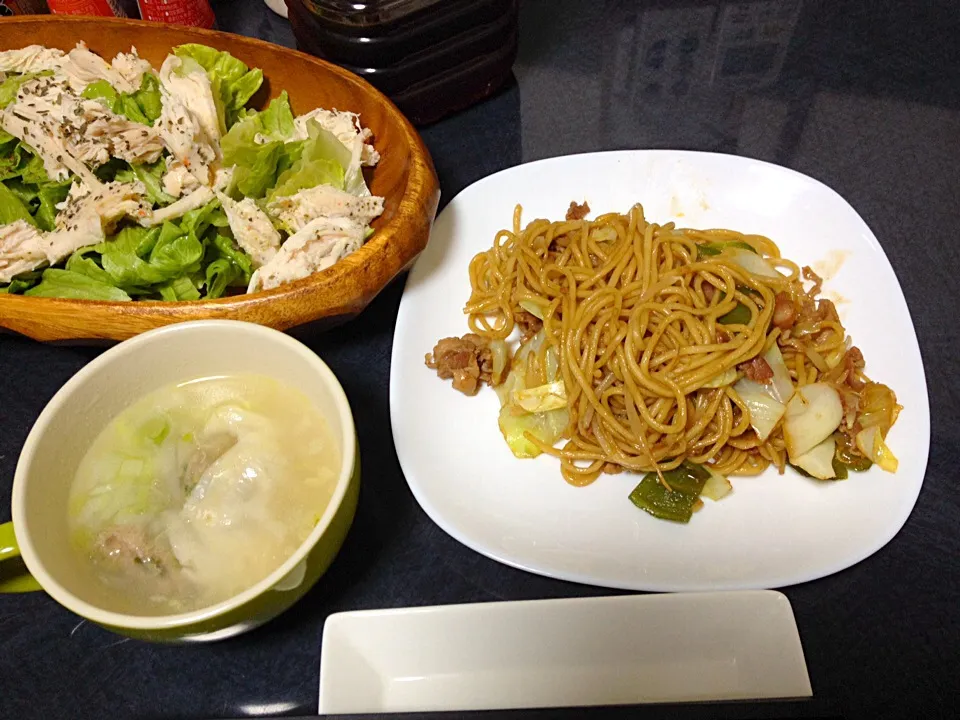 焼きそば 餃子スープ サラダ|muchumiさん