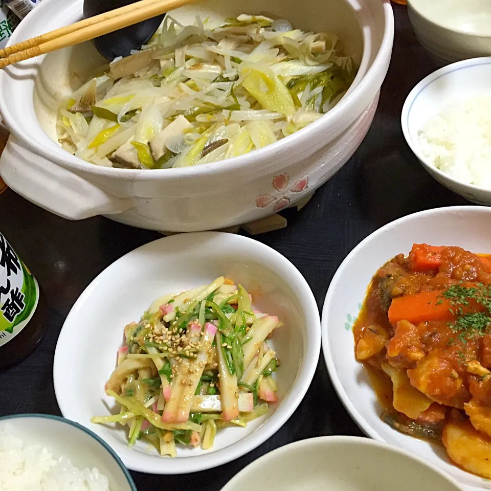 今日の晩ご飯は、長ネギともやしのピエンロー風重ね鍋、水菜とかまぼこの胡麻ピーナッツ和え、昨日のトマト煮。|ゆえさん