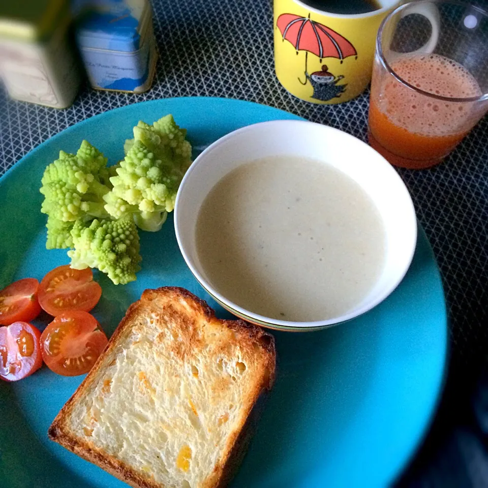 今日の朝ごはん|ぺんぎんさん