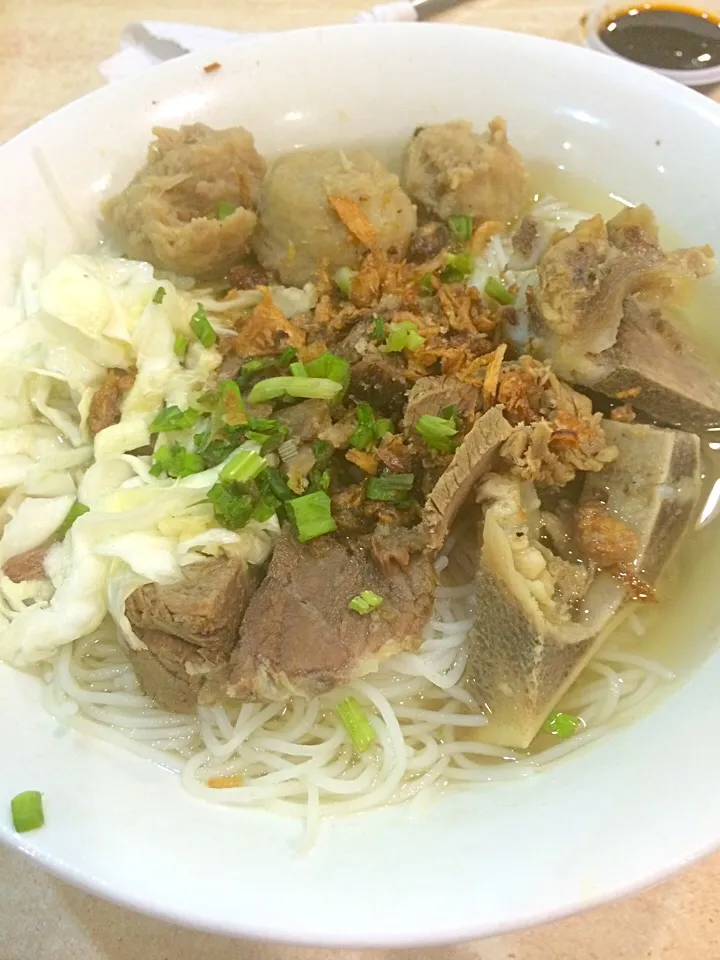 Snapdishの料理写真:Bakso soto special|dynaさん