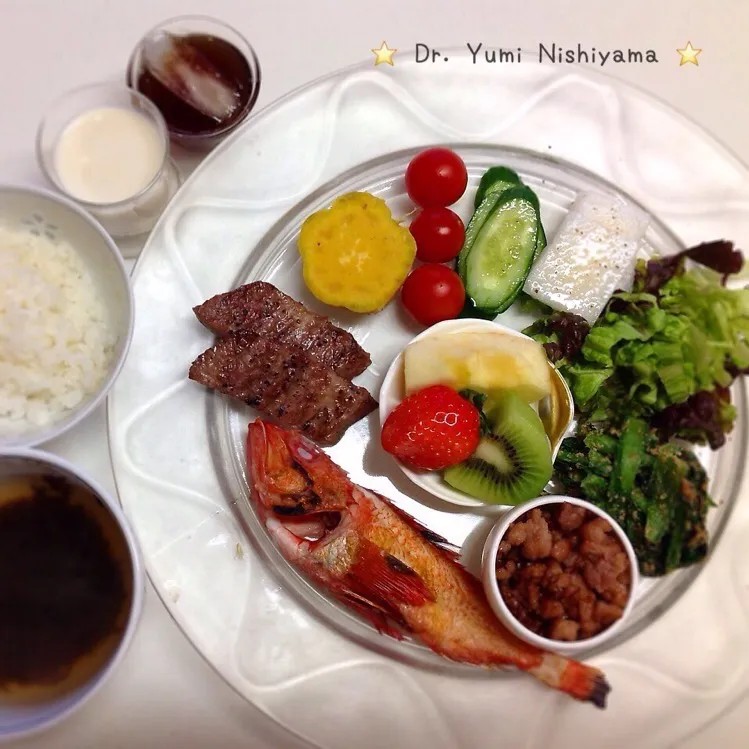 Snapdishの料理写真:今日の「ドクターにしやま由美式ダイエットプレート」のご紹介です。12時の位置のトマトから時計周りに順番に食べて健康になりましょう‼️|ドクターにしやま由美式時計回りダイエットプレートさん