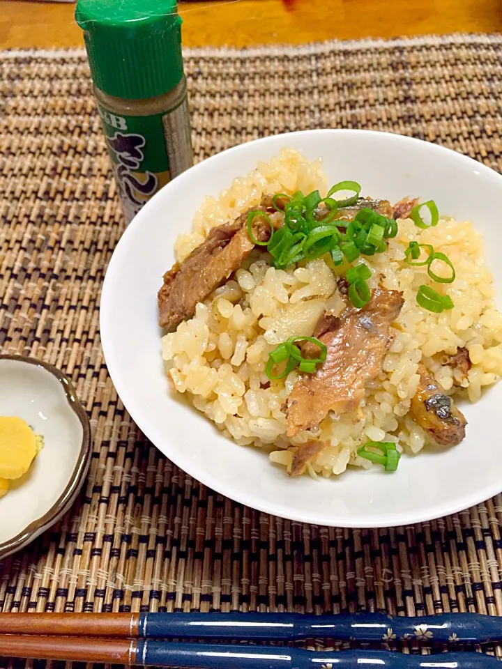 簡単・安い・旨いのさんま蒲焼缶の炊き込み御飯|まゆさんさん