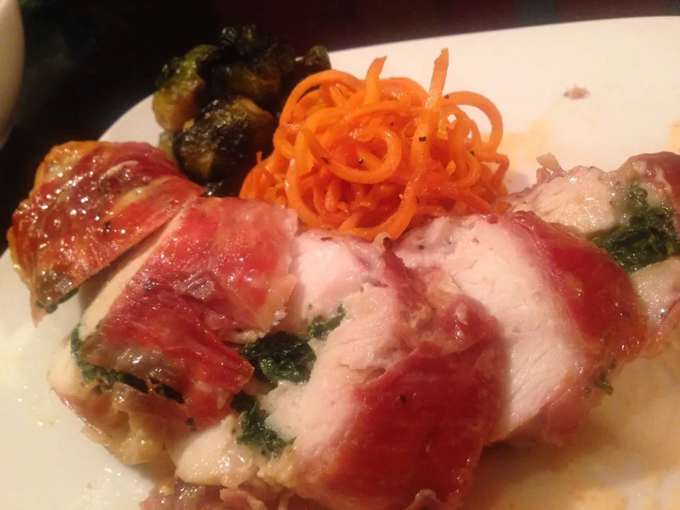 Spinach Stuffed Chicken Wrapped in Prochutto|peggy waldonさん