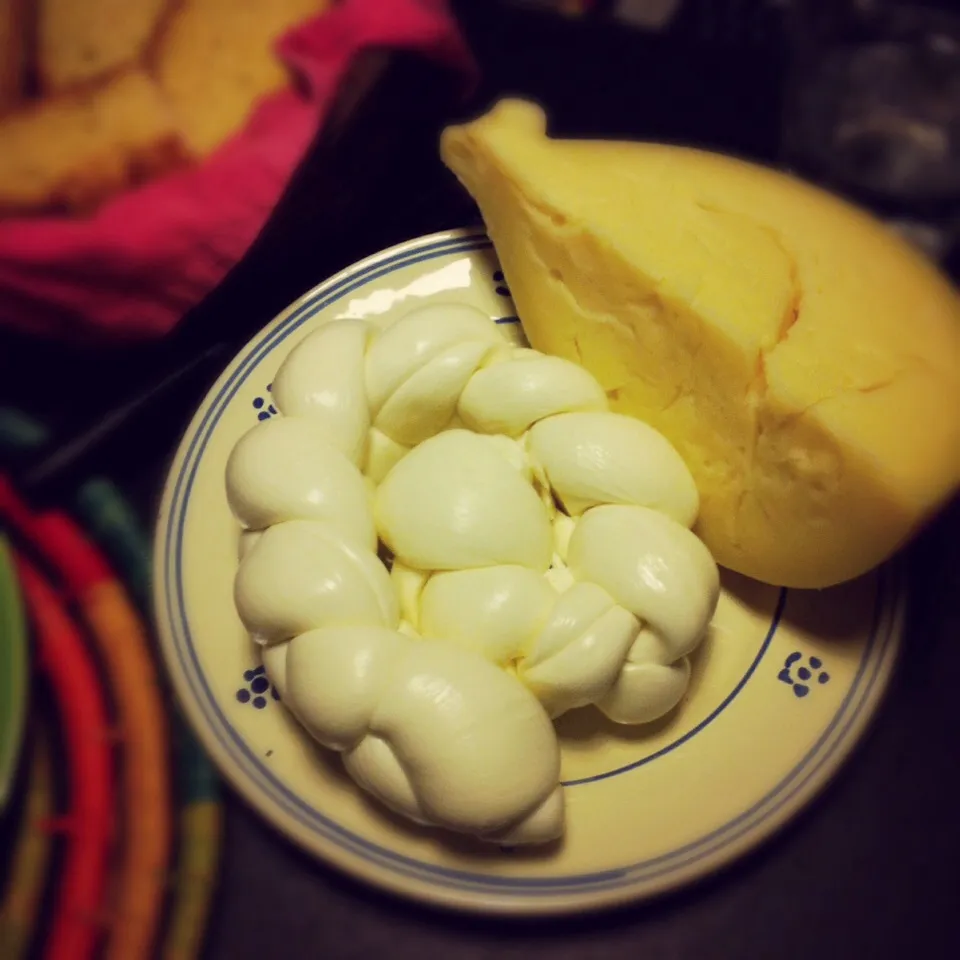 Mozzarella and provolone|Stefan Labuschagneさん