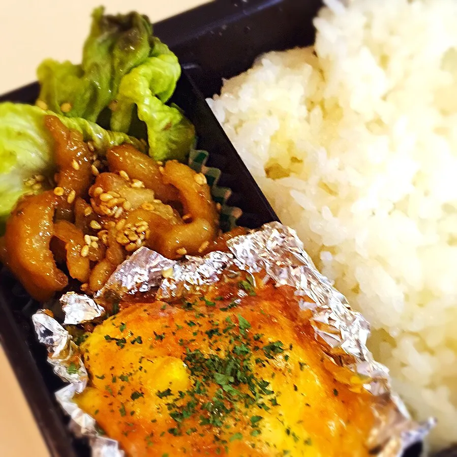 Snapdishの料理写真:鶏皮甘辛煮とキッシュのお弁当|OGIPAINさん