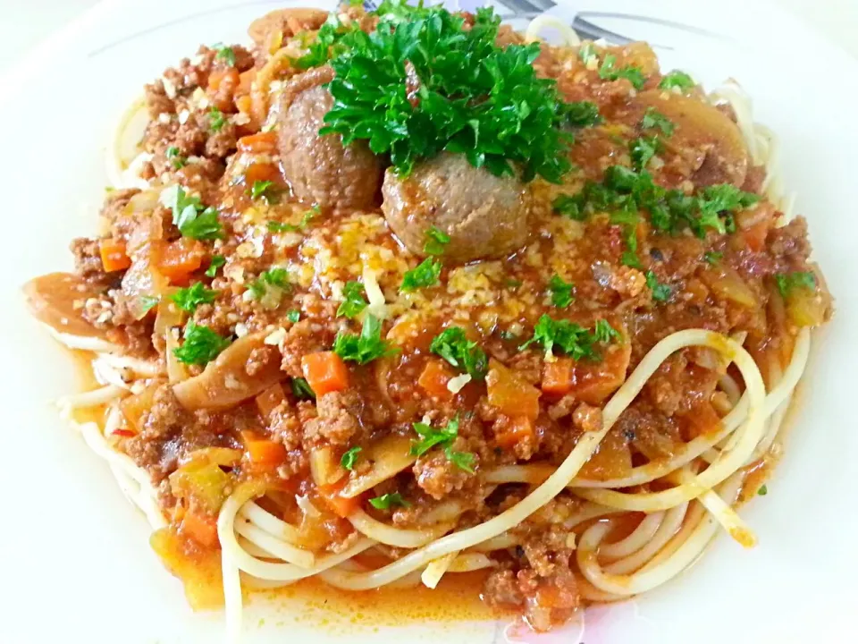 Fully  loaded  bolognese  spaghetti  meatball|Lynda Hamidonさん