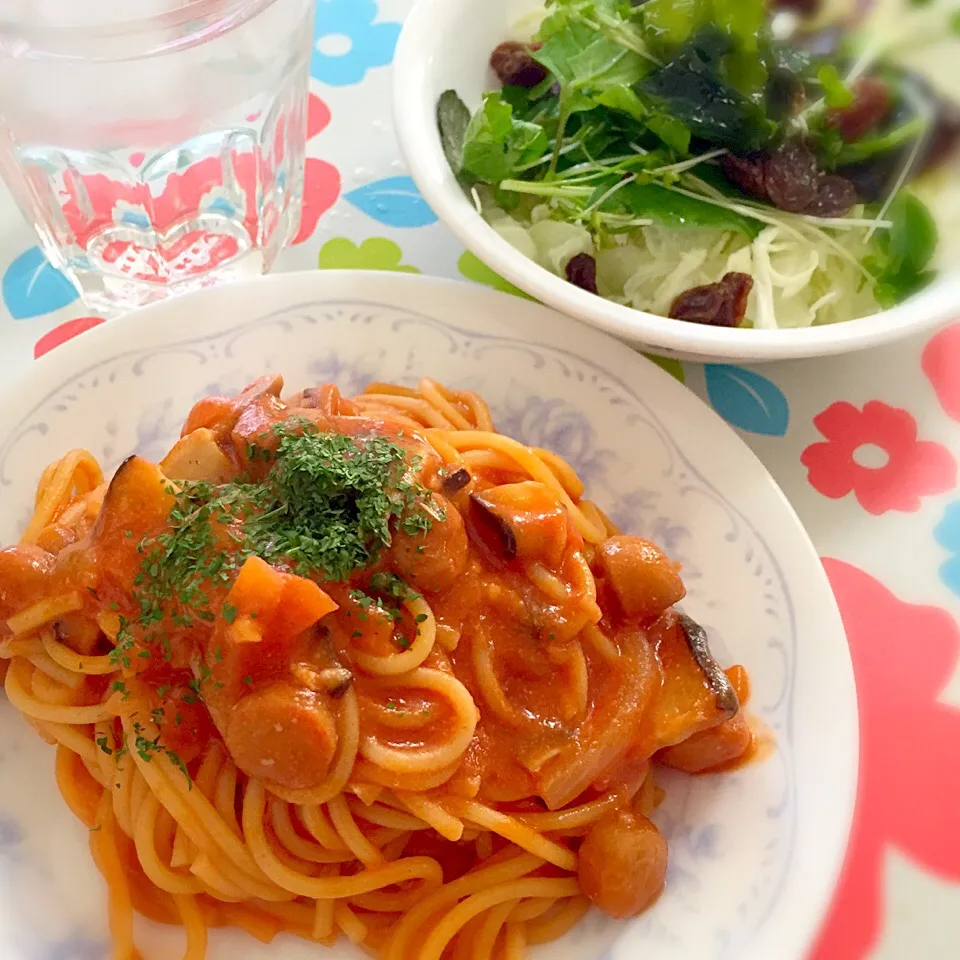 いつかの昼ご飯♫トマトケチャップでナポリタン|*jun_loves_kaho*さん