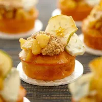 Apple cake, sautéed apple, apple crumble & blue cheese!|Fleurさん