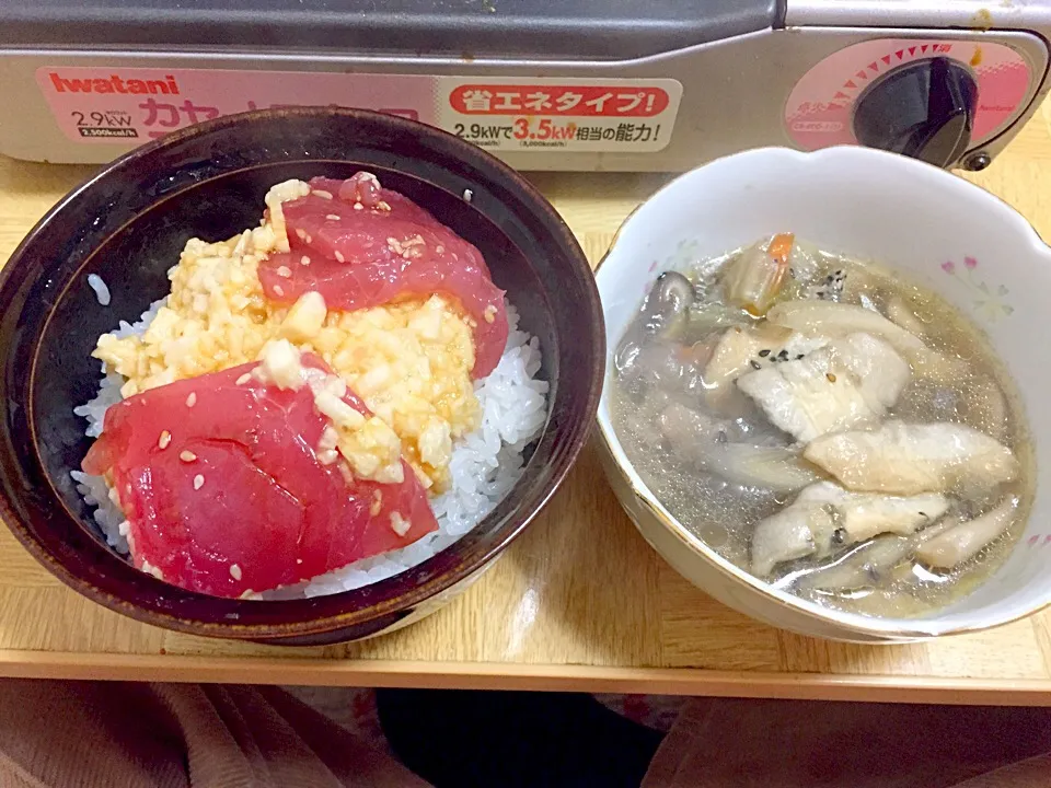 マグロとろろ丼、せんべい汁|Tarou  Masayukiさん