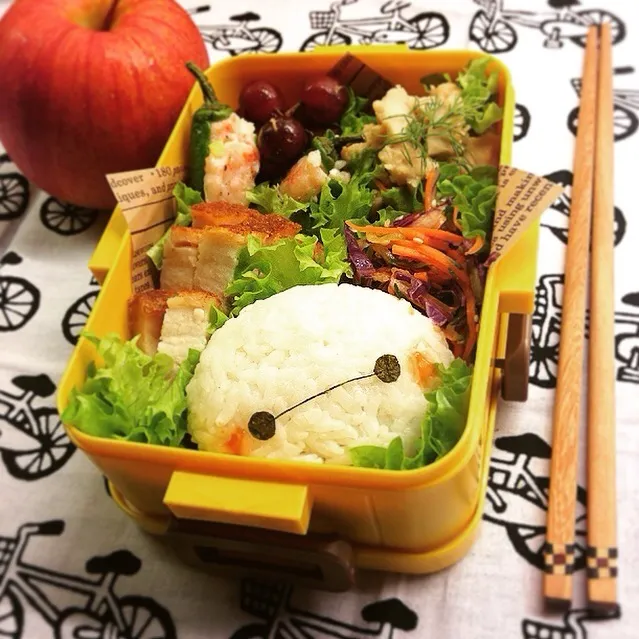 Monday lunch, Baymax riceball bento. 月曜日、ベイマックスおむすびお弁当|Yuka Nakataさん