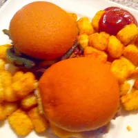 Burgers and tots|virginia frasseさん