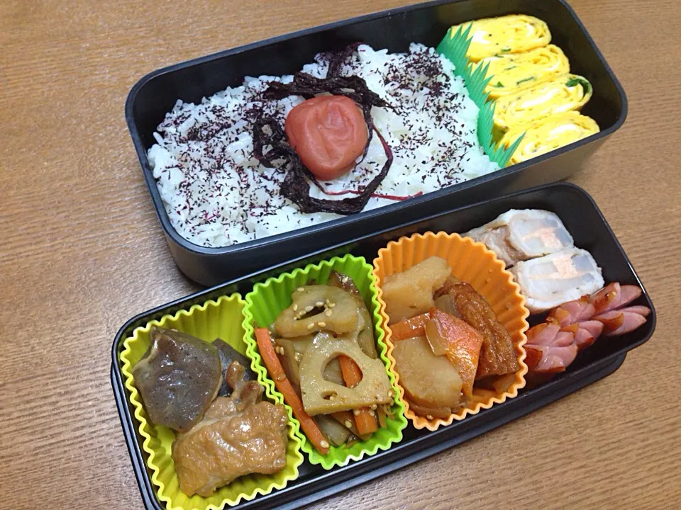 Snapdishの料理写真:鶏肉こんにゃく甘辛煮☆蓮根きんぴら☆さつま揚げ煮物☆蓮根明太子の肉巻き☆ニラ卵焼き☆ウィンナー☆|Milfeliceさん