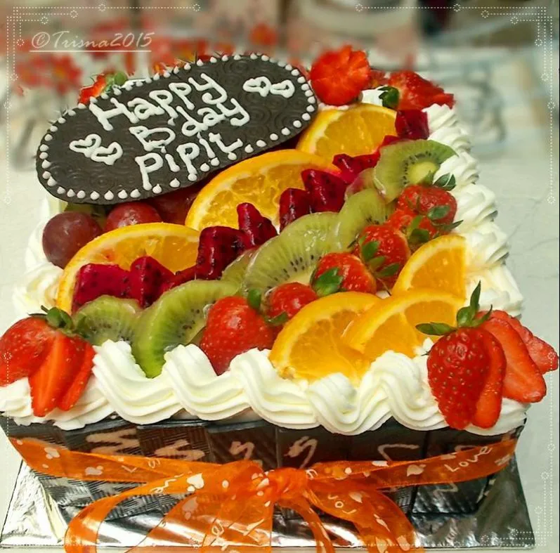 Snapdishの料理写真:FRUIT BLACK FOREST BIRTHDAY CAKE FOR PIPIT|Trisna Handayaniさん