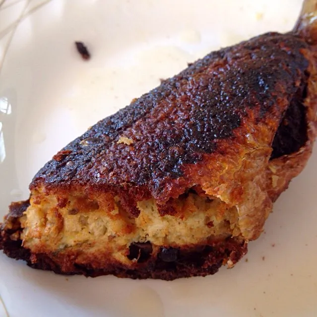 Relyenong Bangus (Stuffed Milk Fish)  Bangusって魚の身をくり抜いて、あてこれと混ぜて皮の中に詰めて焼くという手間がかかる料理ですー|Kenny Hiraiさん