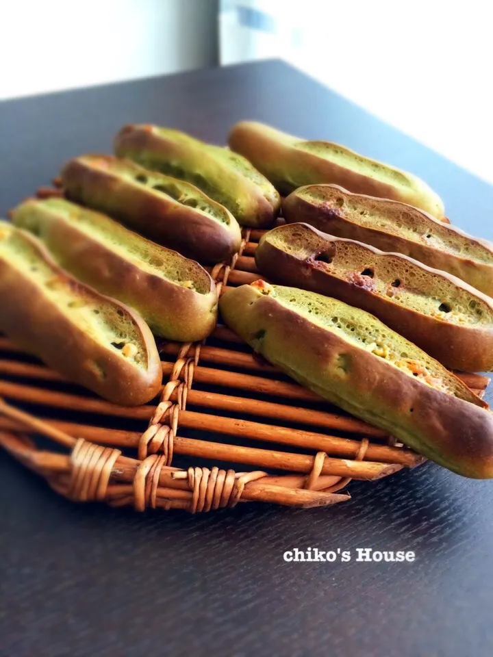 ホワイトチョコと抹茶のスティックパン|chikoのおうちさん