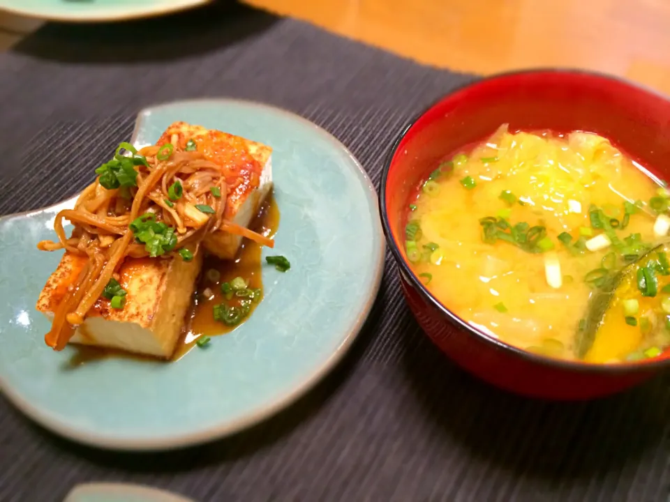 焼き厚揚げとえのきさん。とカボチャと白菜のお味噌汁|るな♡さん