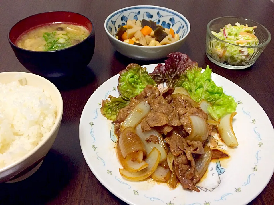 Snapdishの料理写真:生姜焼定食✨生姜焼き、大豆の煮物、コールスローサラダ、しめじのお味噌汁|Yukoさん