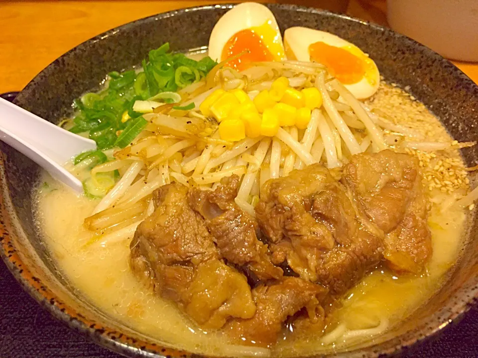 とろとろ豚なんこつラーメン 炒めもやしトッピング|流線形さん