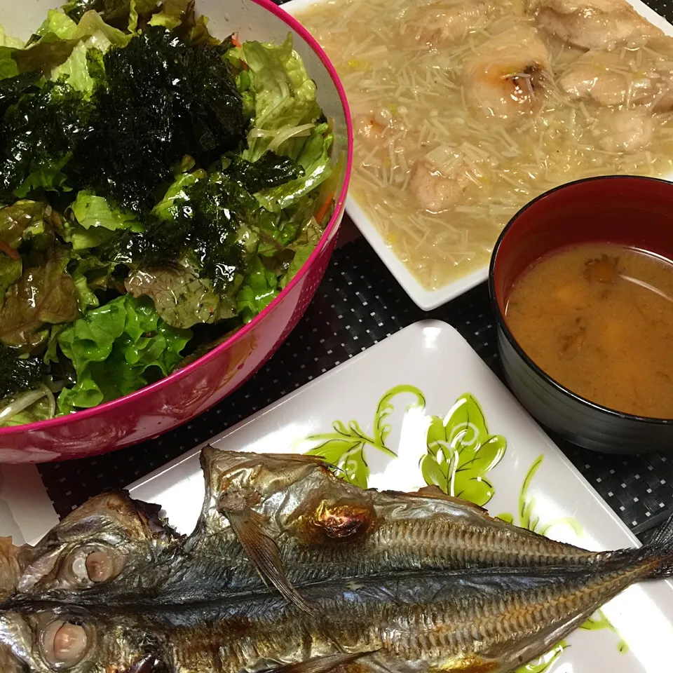 Snapdishの料理写真:鶏胸肉の中華風えのきあんかけ☆レタスの韓国風サラダ☆鯵の開き|MEGUMIさん