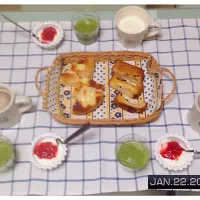 Snapdishの料理写真:グリーンスムージー で 朝ごはん ♪|stemteaさん