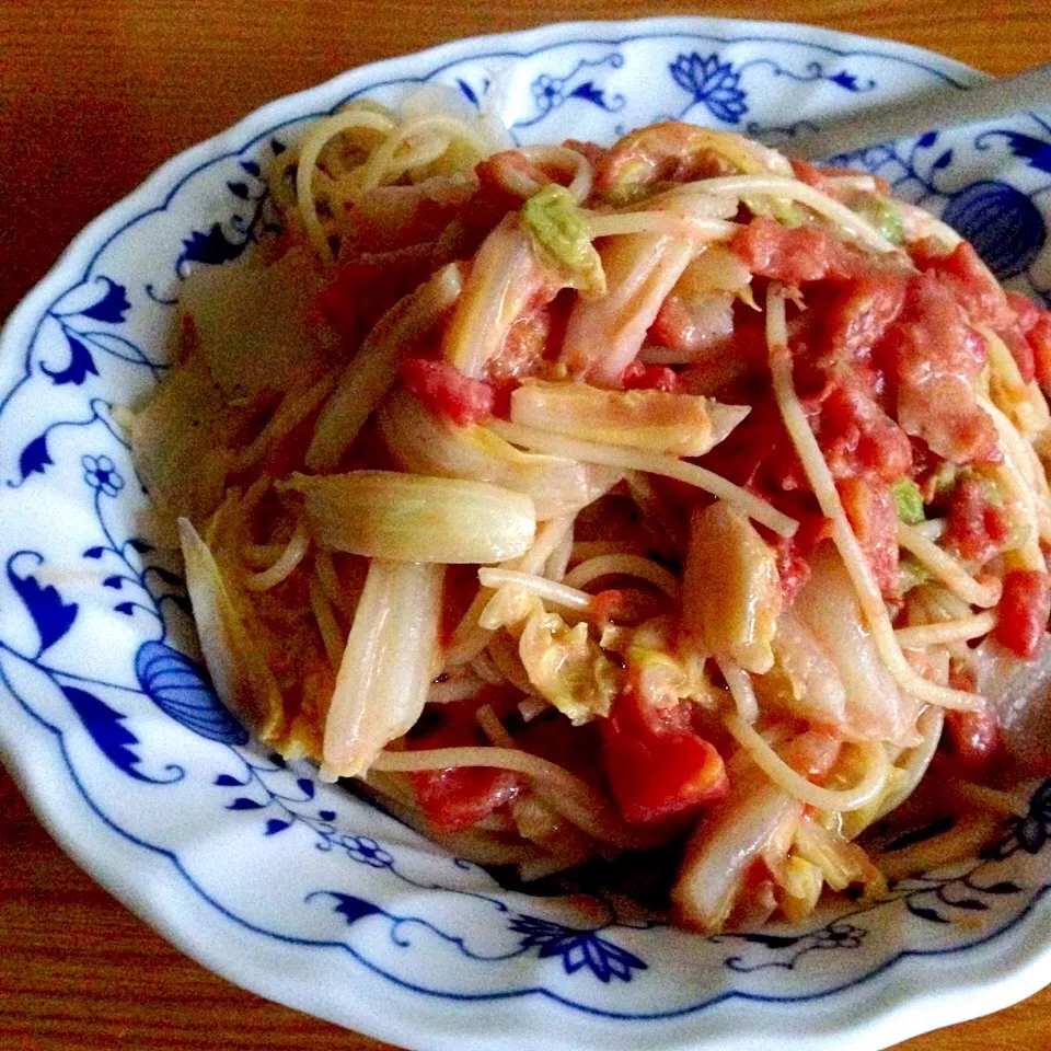 トマト缶残りと白菜残りと生活クラブのゴルゴンゾーラチーズであっという間パスタ|mooさん