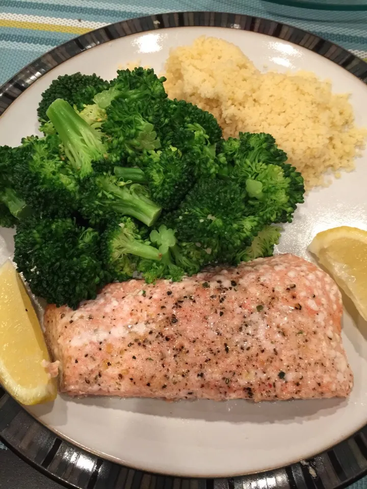 Salmon with steamed broccoli and couscous|Kerrie Daleyさん