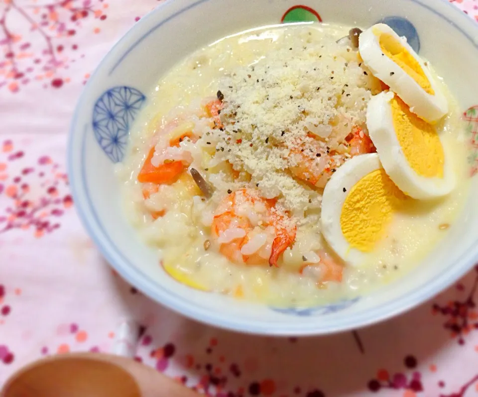 ミルクラーメン？の残りのスープをリゾットにパルメザンチーズをふりかけて…♪|foochanさん