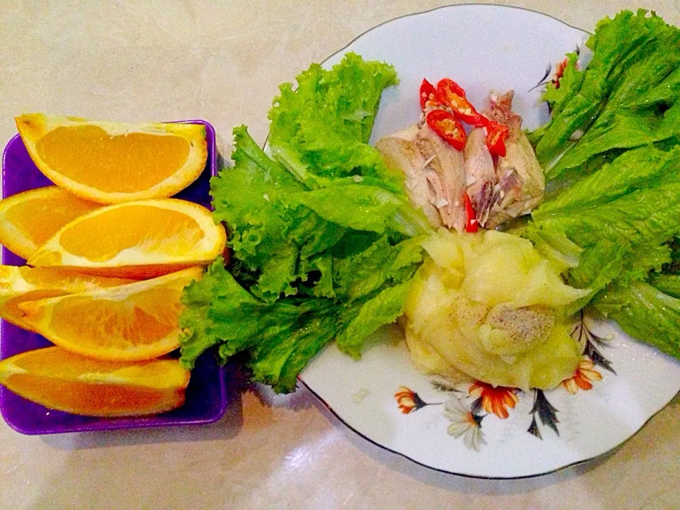 Snapdishの料理写真:Mashed potato with tim ayam and orange! Yummy|haidyさん