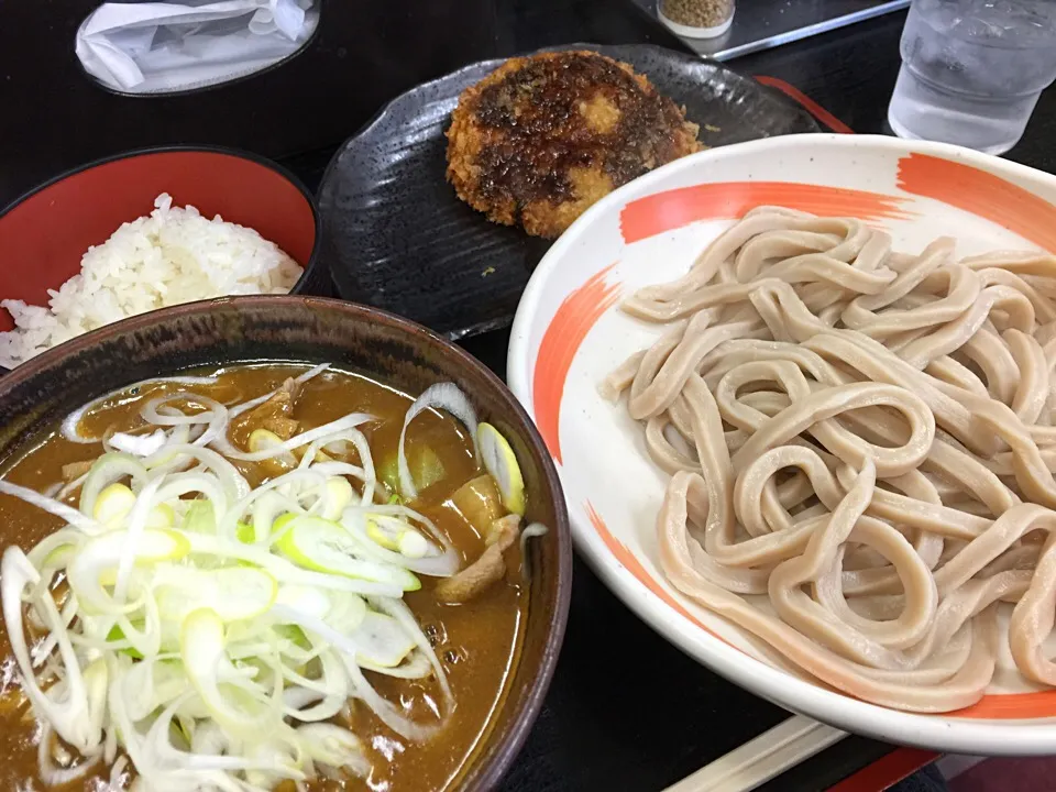 カレーうどん (300g/肉あり) & 自家製メンチカツ|hiroさん