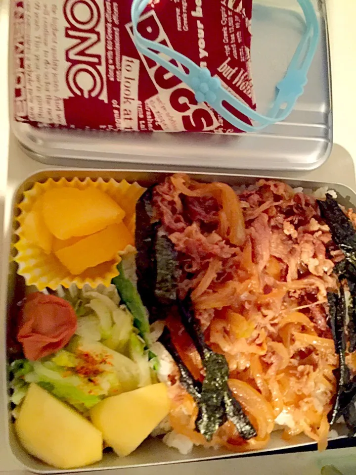 Snapdishの料理写真:パパお弁当🍱  牛丼弁当、数の子、白菜の浅漬け、梅干し、林檎|ch＊K*∀o(^^*)♪さん