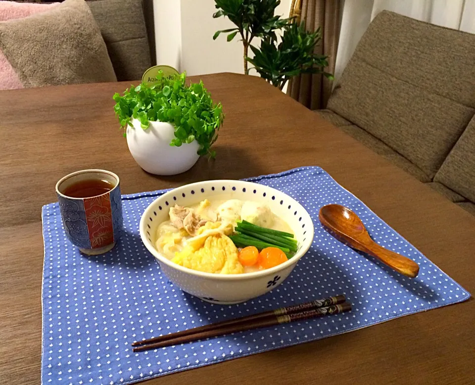 Snapdishの料理写真:具たくさん豆乳うどん、ごぼう茶|pentarouさん