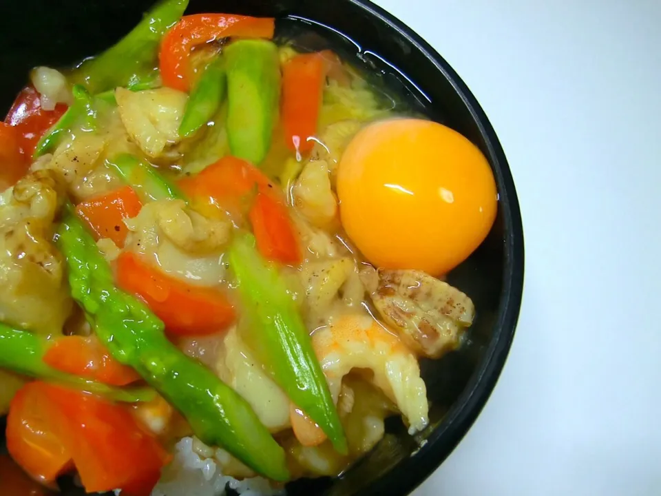 チビホタテとエビと野菜の餡掛け丼    晩ご飯作っている途中妻がダウン 一品のみ 丼に変身|Hiroshi  Kimuraさん