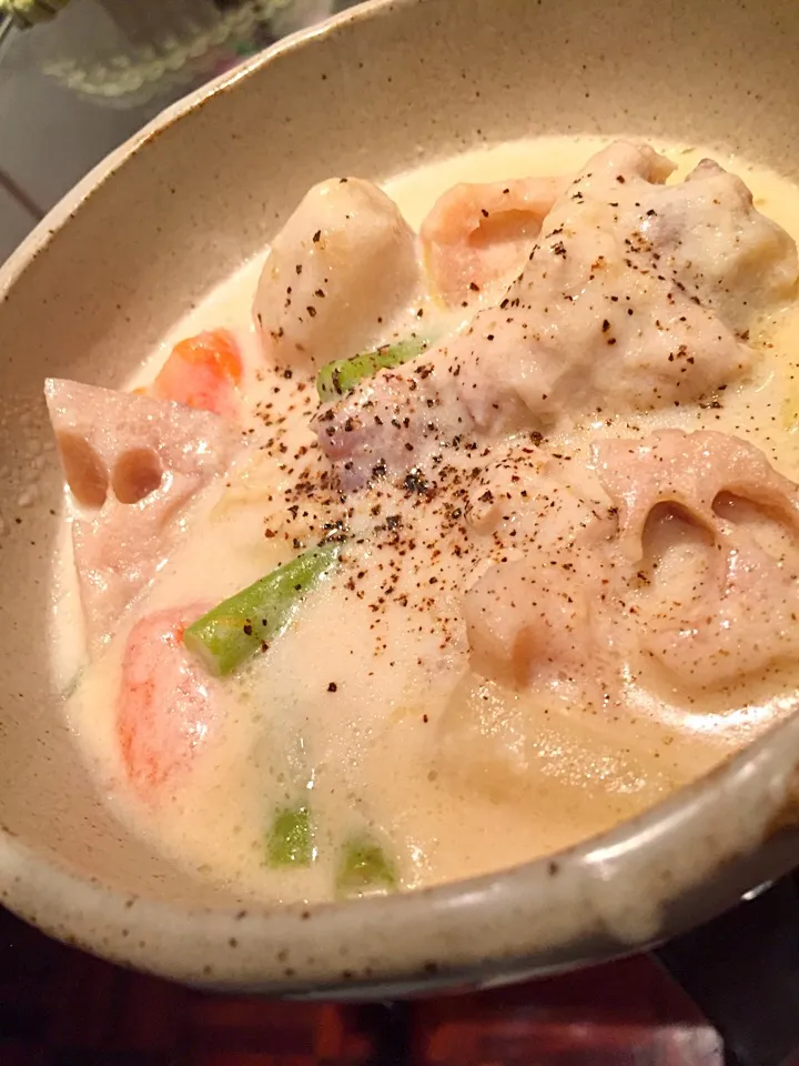 🍴隠し味に母作の味噌を入れて里芋蓮根のクリームシチュー|maroさん