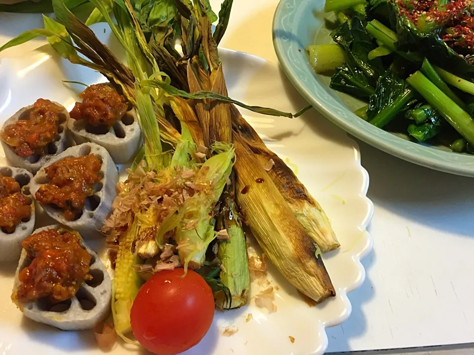 二の皿  ヤングコーンとレンコンの焼き物  小松菜のオイスターソース&魚醤炒め|sasaちゃんこ😎さん