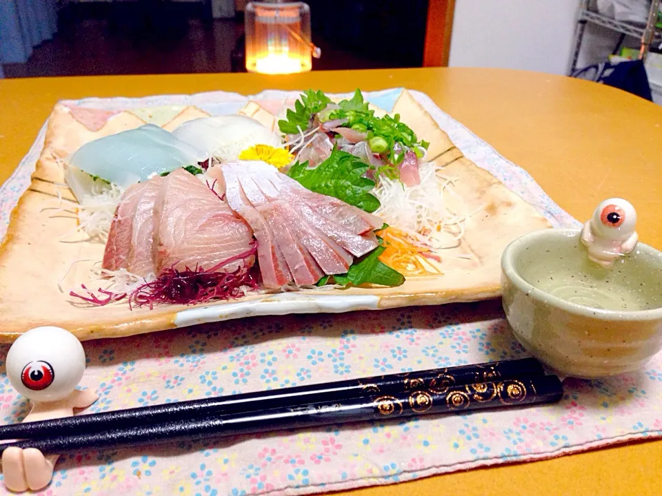 Snapdishの料理写真:萩港産の刺身(天然ぶり、むろあじ、剣先いか)!  (^-^)|Kei Satoさん