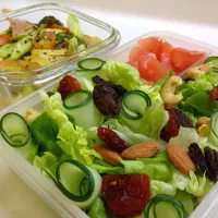 Cucumber Romaine salad with sun dried tomatoes|Adele kangさん