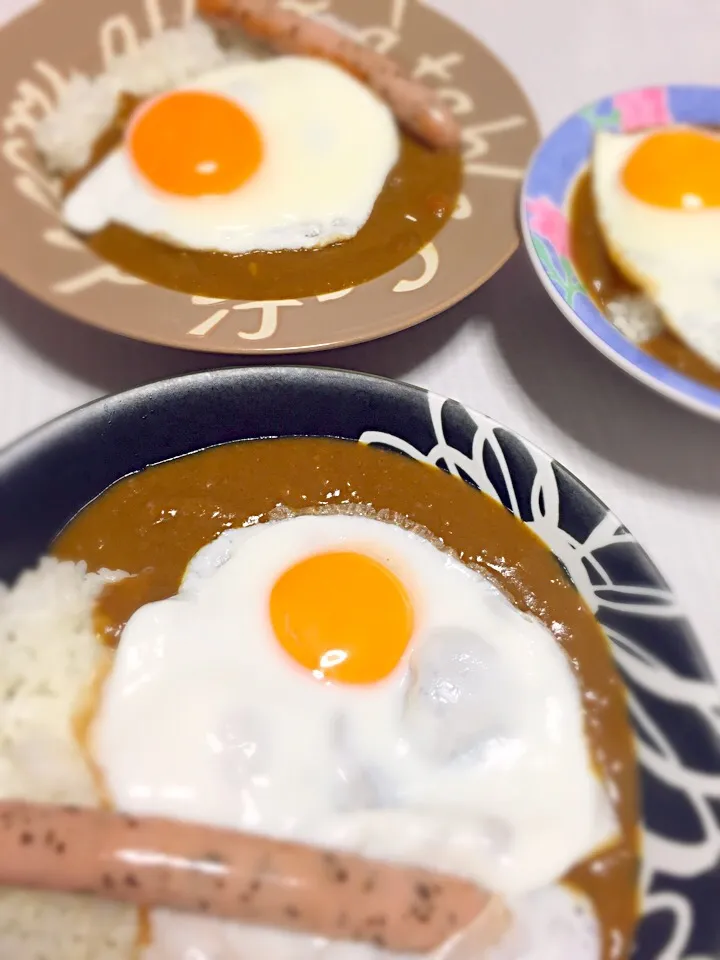 目玉焼きカレー1/22|よこたんさん