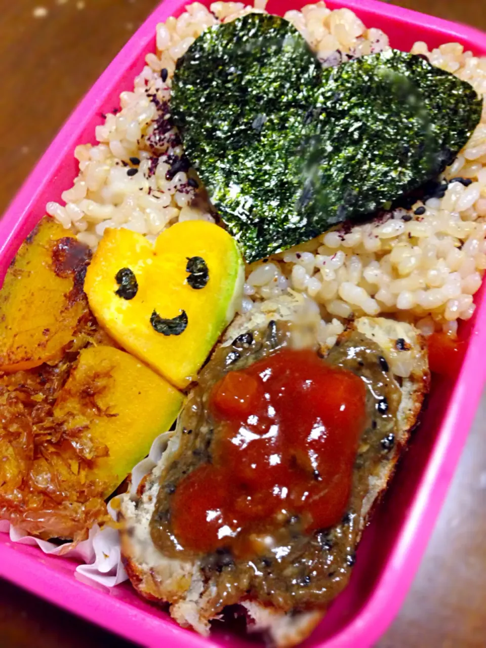 Snapdishの料理写真:鯖ハンバーグと南瓜きんぴらの玄米弁当♡|さくさん