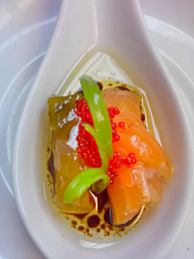 Scottish salmon, pineapple/ jalapeno gelee, ponzu oil, tobiko roe|Nicholas Lynchさん