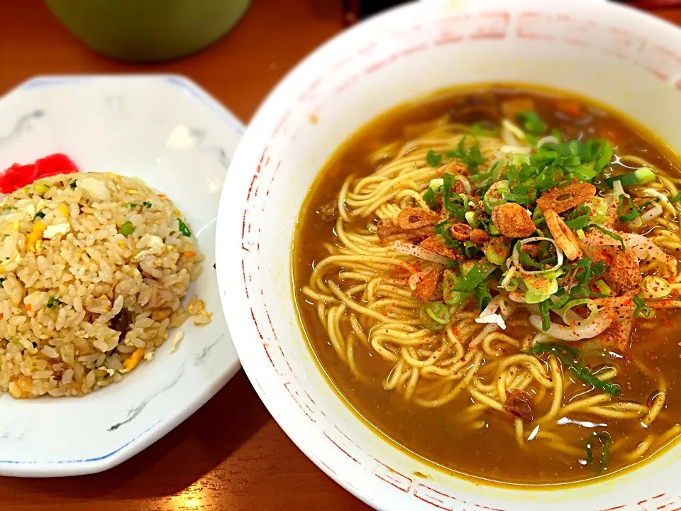 ＠大龍ラーメン☆カレーラーメン＆ミニ炒飯のセットやで〜♪😋🍻|TETSU♪😋さん