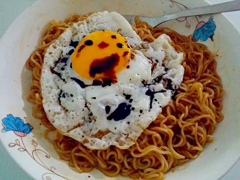 Spicy Ramen with Fried Egg 🍳 😍😋😋😋|🌷lynnlicious🌷さん