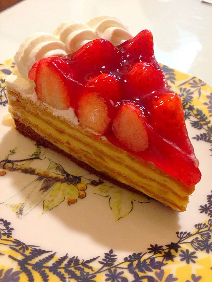 Strawberry 🍓mille feuille tart 🍓|sirakorn owadaさん