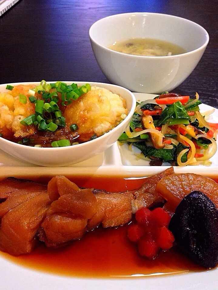 ⭐️鱈の煮付け ⭐️野菜としいたけの塩だれ炒め ⭐️鱈の白子の揚げ出し みぞれ餡かけ ⭐️スナップえんどうとシメジの味噌汁|よっちぃさん