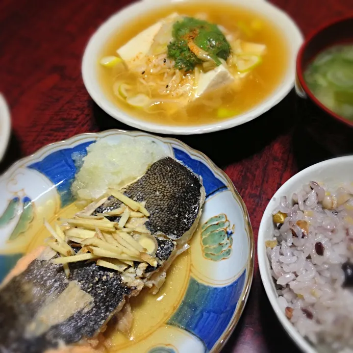 子持ち浅羽カレイの煮付け＆油揚げと豆腐の夫婦煮＆味噌汁|ともえさん