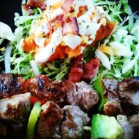 Lamb Skewers + Sweet potato salad with chutney, yoghourt sauce 
ラムの串焼き+スイートポテトとフルーツチャツネのサラダ、ヨーグルトソースがけ|Yuka Ismithさん