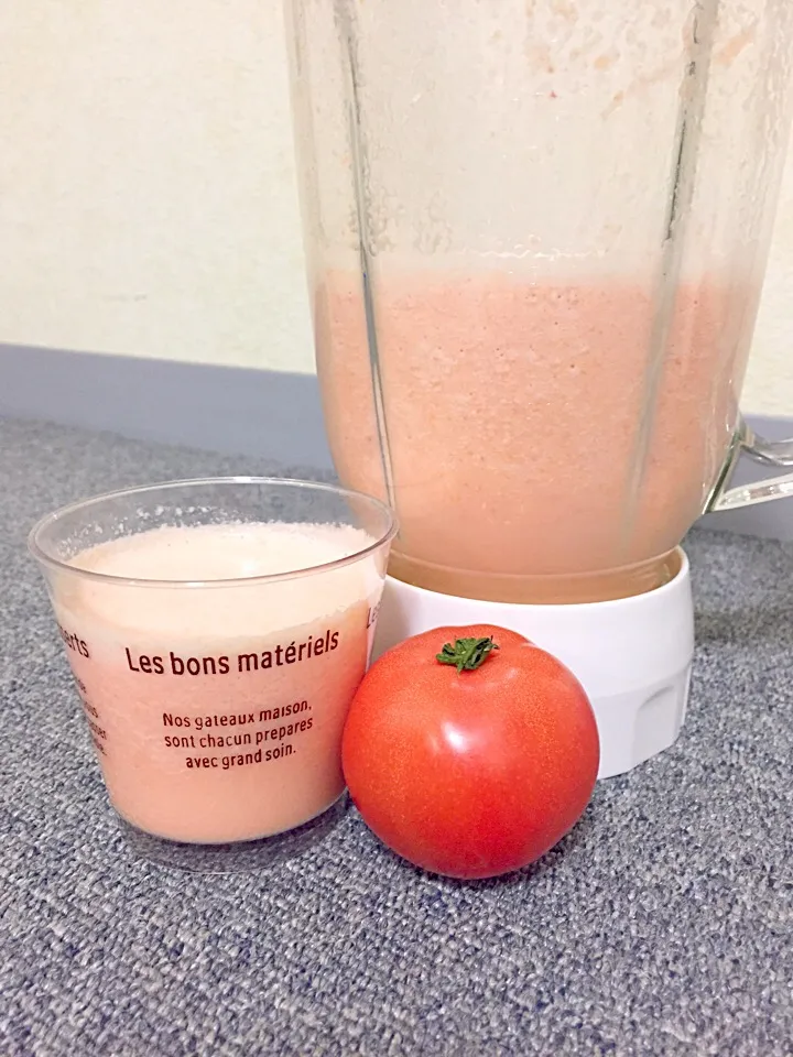 Smoothies carrot, tomato and milk <3 - Good for Health and Skin|ハーさん