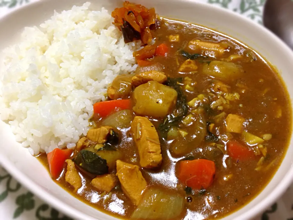 ほうれん草のチキンカレー🍛|こいちさん